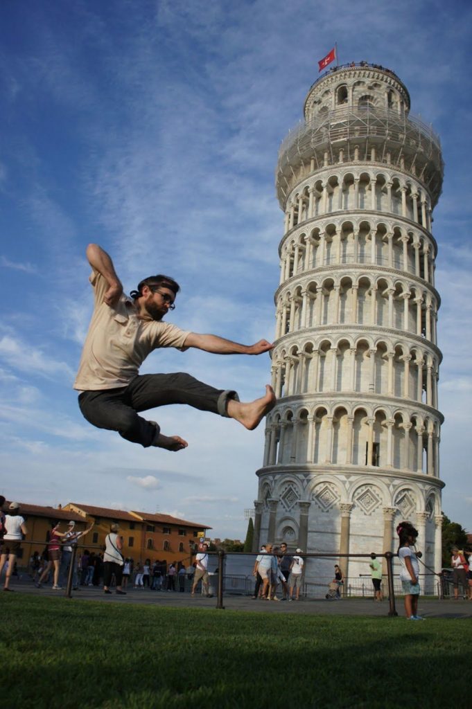 ピサの斜塔とハイチーズ 観光客が撮ったものスゴい写真10枚 Buono Italia ボーノ イタリア